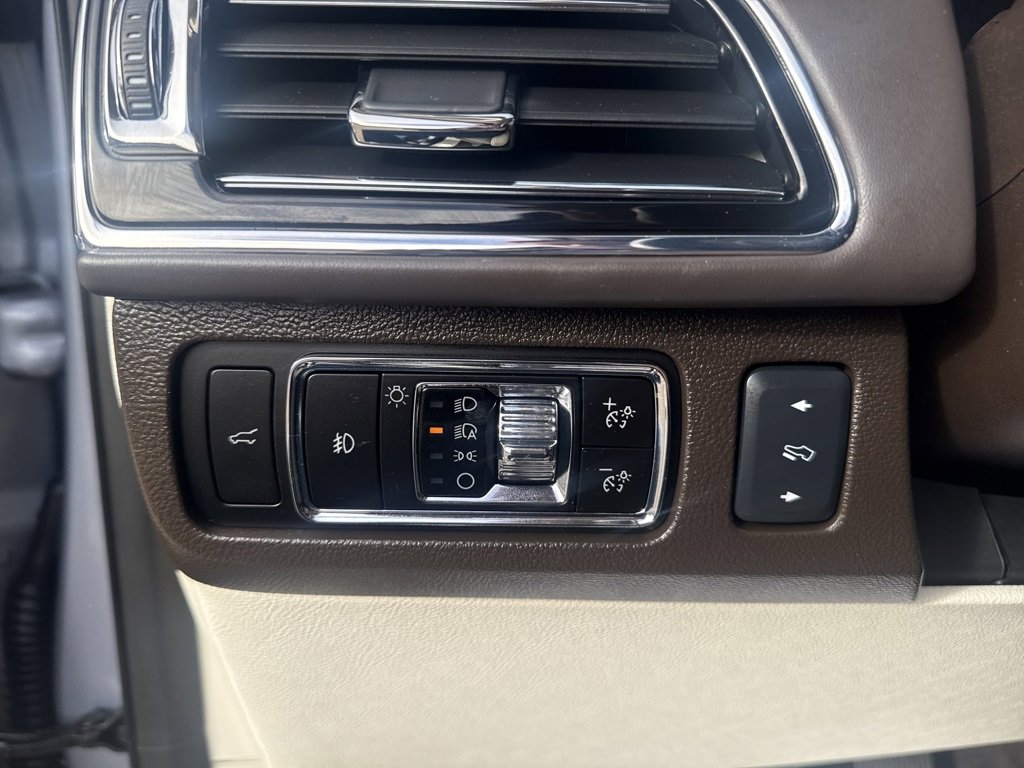 Certified 2024 Lincoln Navigator Black Label image 17