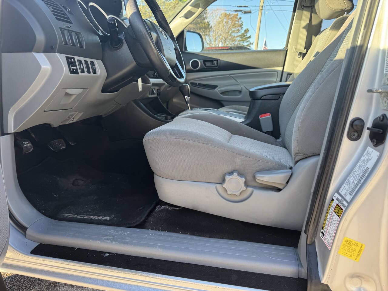 Used 2012 Toyota Tacoma 4x4 Access Cab w/ SR5 Pkg image 17