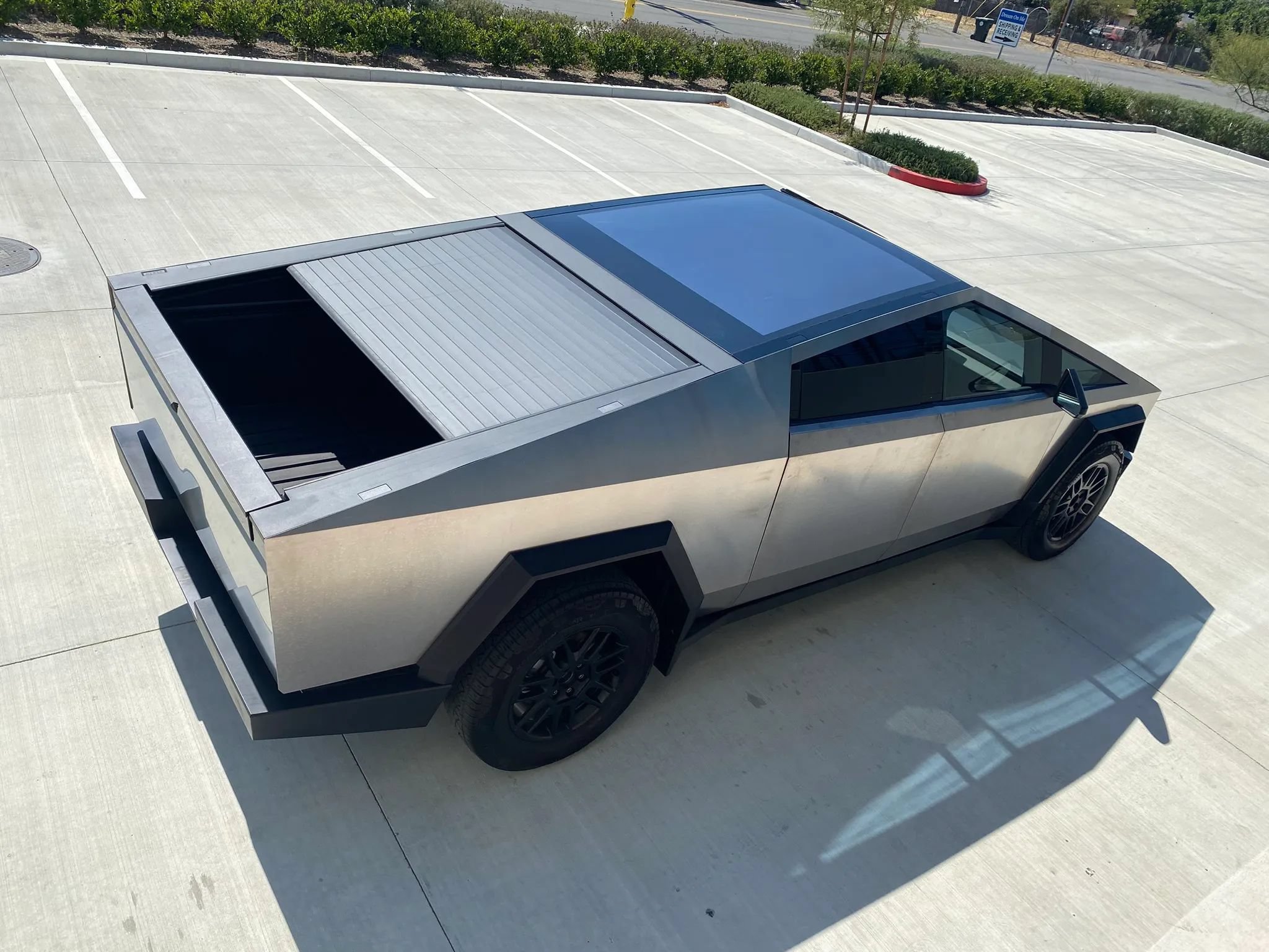 Used 2024 Tesla Cybertruck AWD Crew Cab image 8