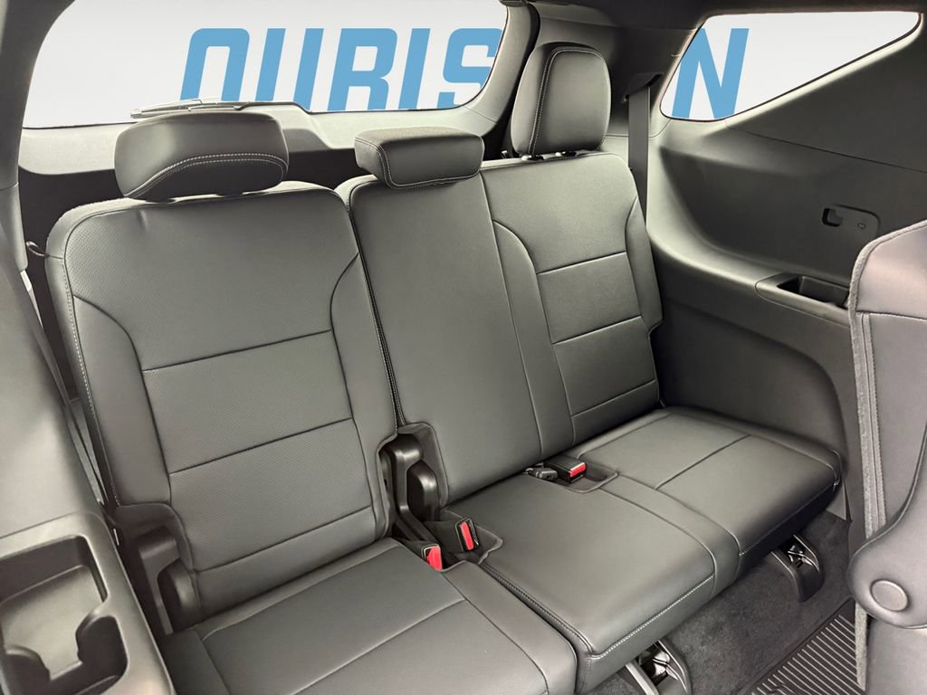 New 2025 Chevrolet Traverse LT w/ Driver Confidence Package image 16