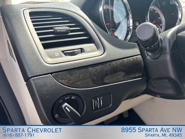 Used 2013 Dodge Grand Caravan SE FWD image 16