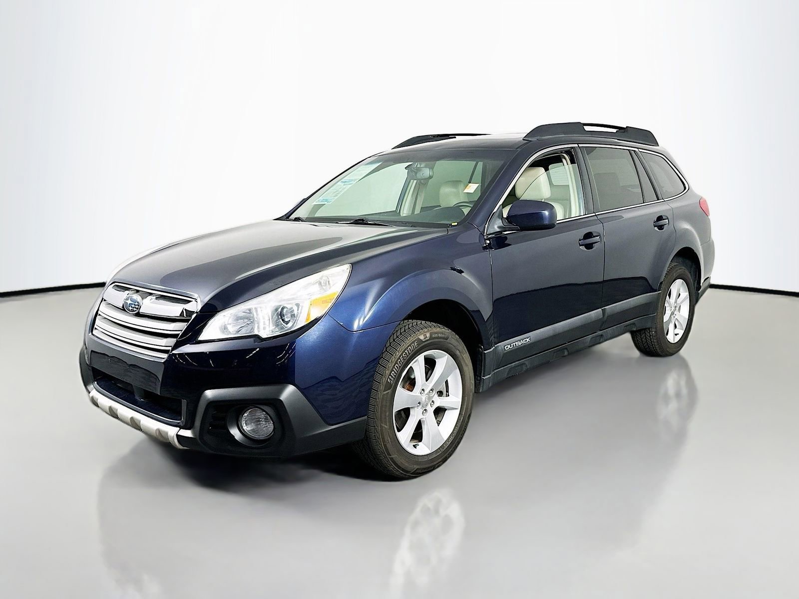Used 2014 Subaru Outback 3.6R Limited AWD/4WD image 5