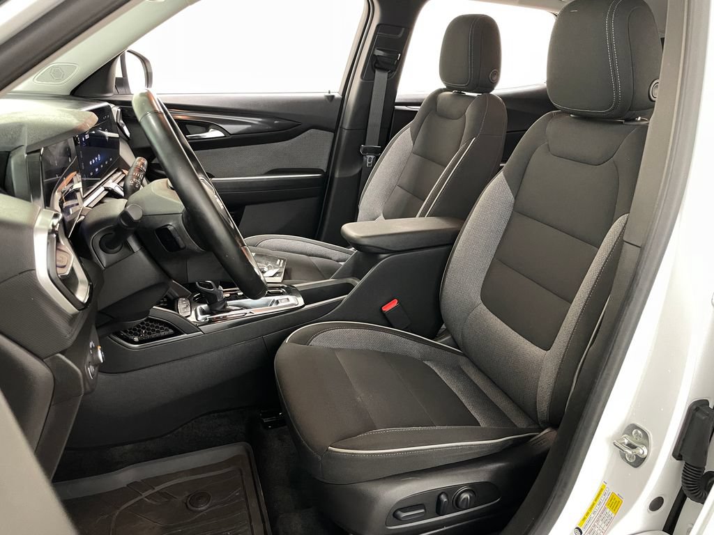 Certified 2025 Chevrolet TrailBlazer LT w/ Convenience Package FWD image 22