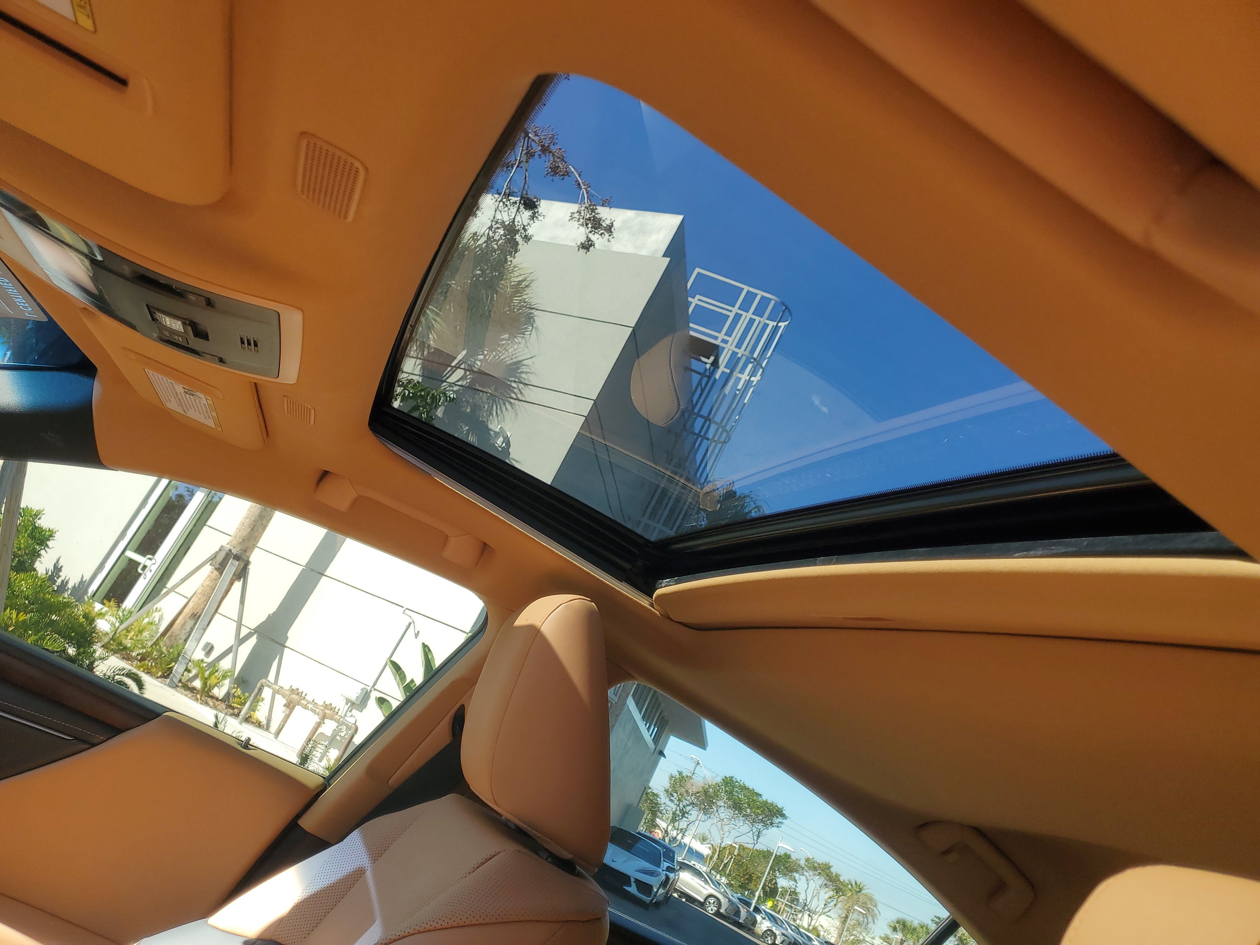 Used 2024 Lexus ES 350 w/ Premium Package image 17