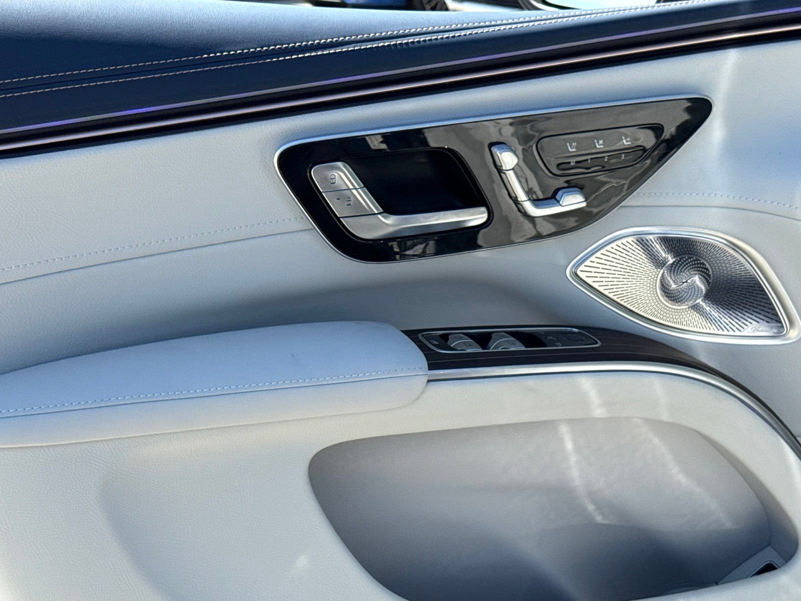 New 2026 Mercedes-Benz EQS 550 4MATIC SUV image 14