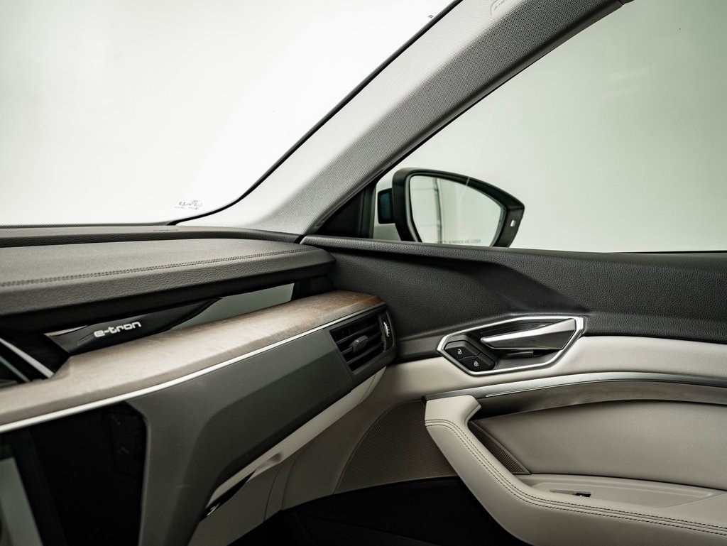 Used 2021 Audi e-tron Premium w/ Convenience Plus Package image 35