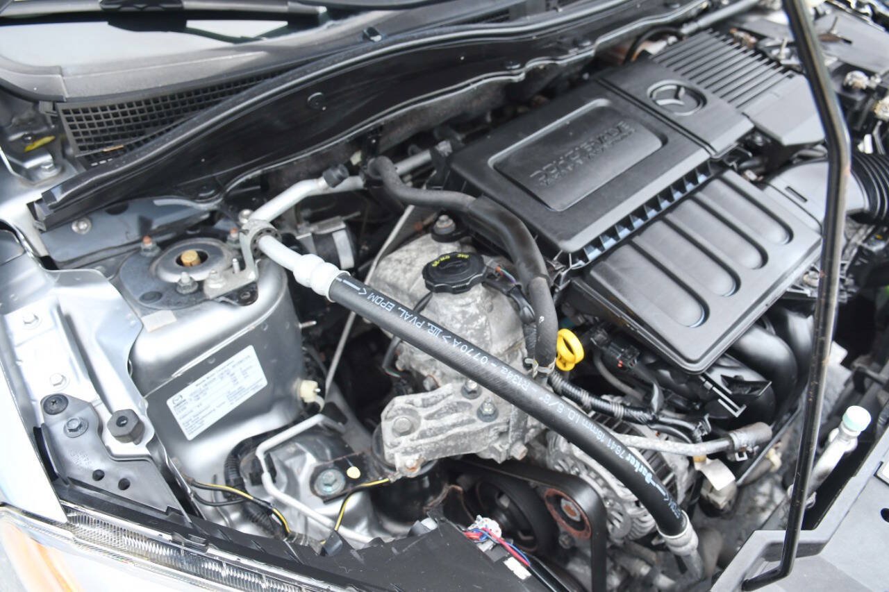 Used 2011 MAZDA MAZDA2 Touring FWD image 25