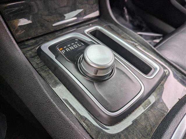 Used 2017 Chrysler 300 C image 13