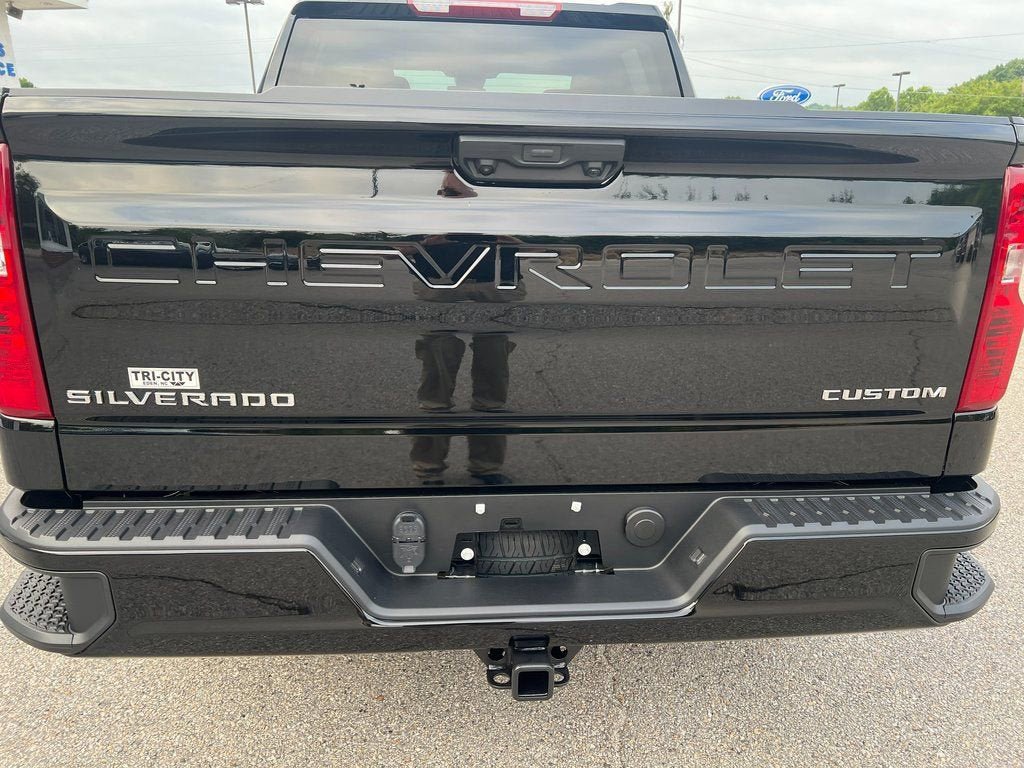 New 2025 Chevrolet Silverado 1500 Custom image 12