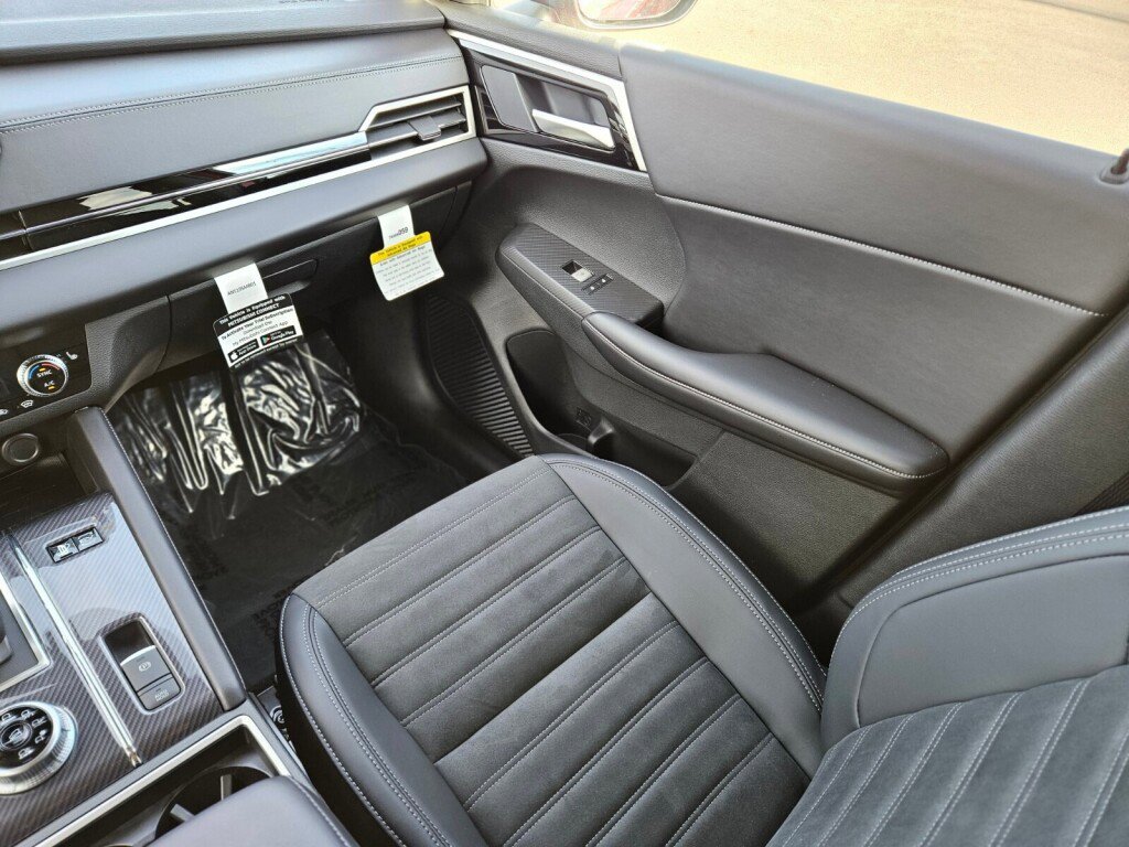 New 2025 Mitsubishi Outlander SE image 14