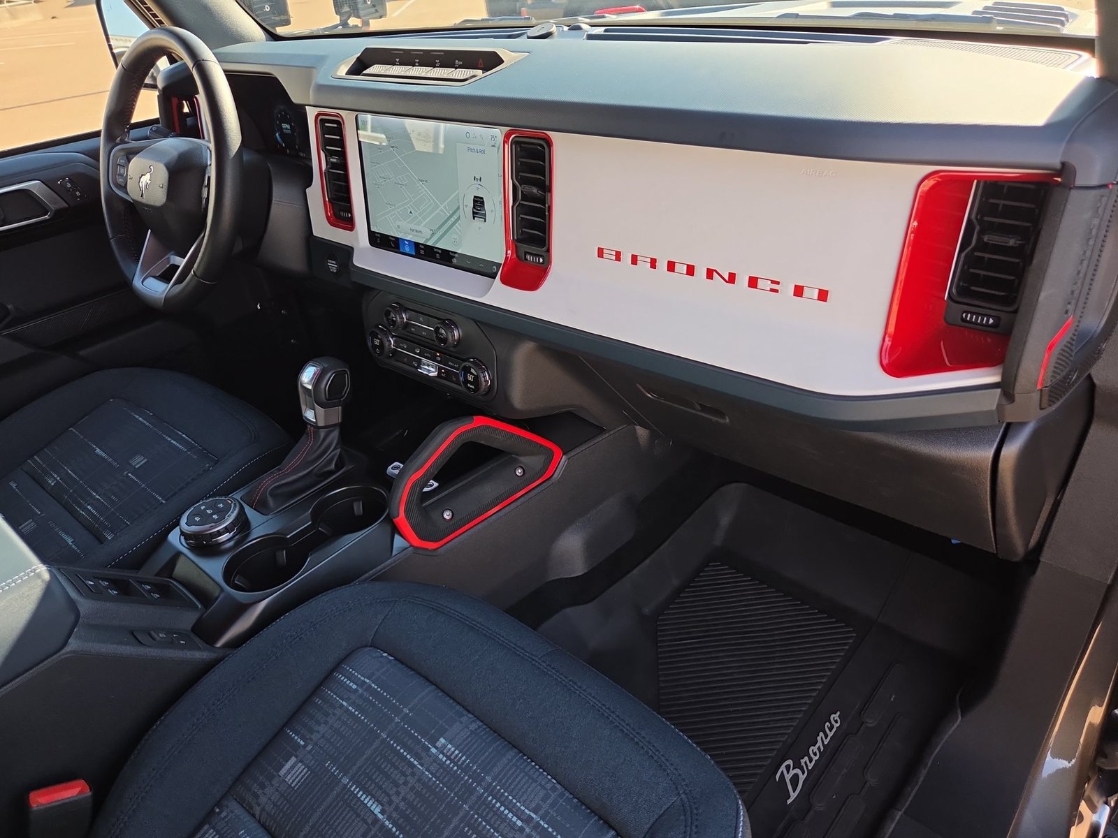 Used 2025 Ford Bronco Heritage Edition AWD/4WD image 29