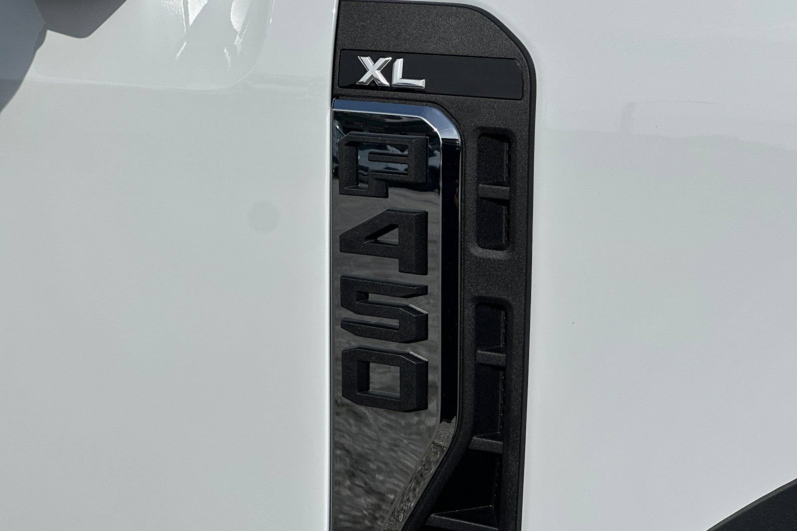 New 2026 Ford F450 XL w/ XL Chrome Package RWD image 23