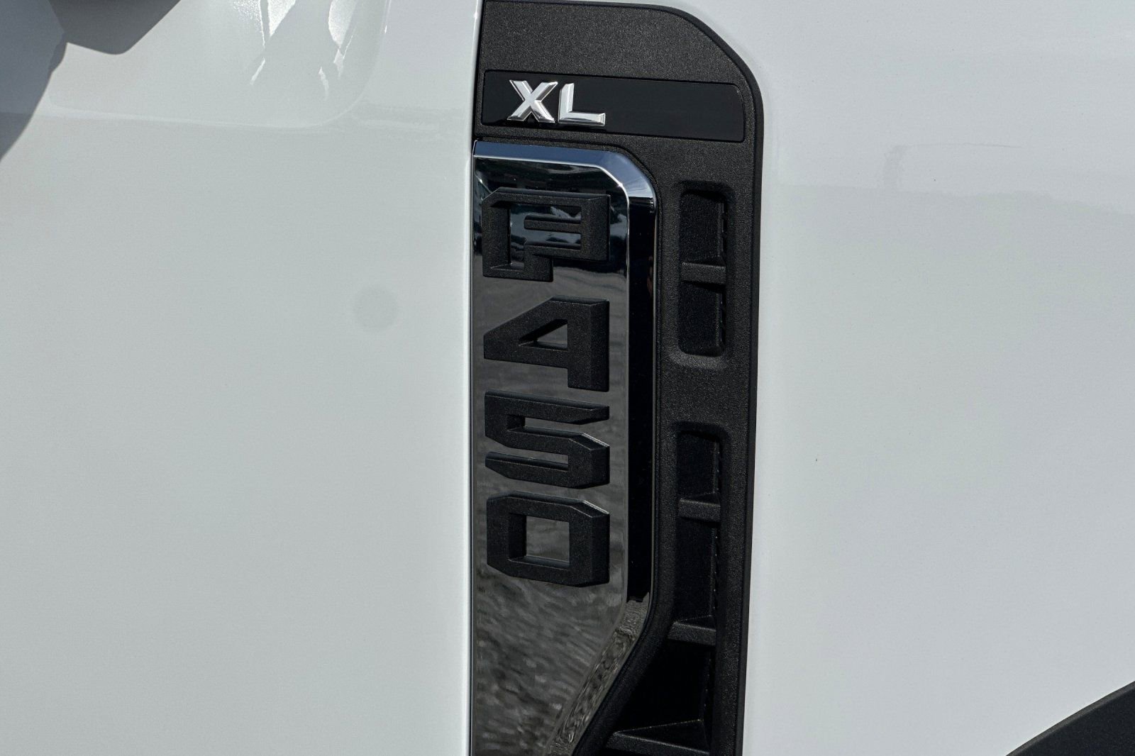 New 2026 Ford F450 XL w/ XL Chrome Package RWD image 23