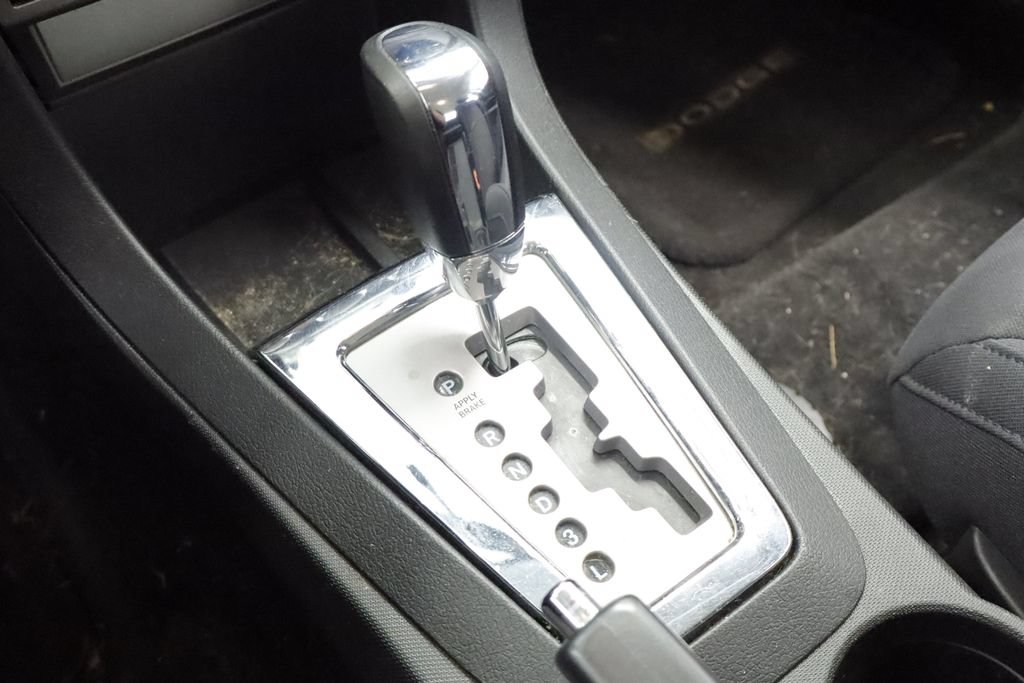 Used 2010 Dodge Avenger SXT FWD image 29