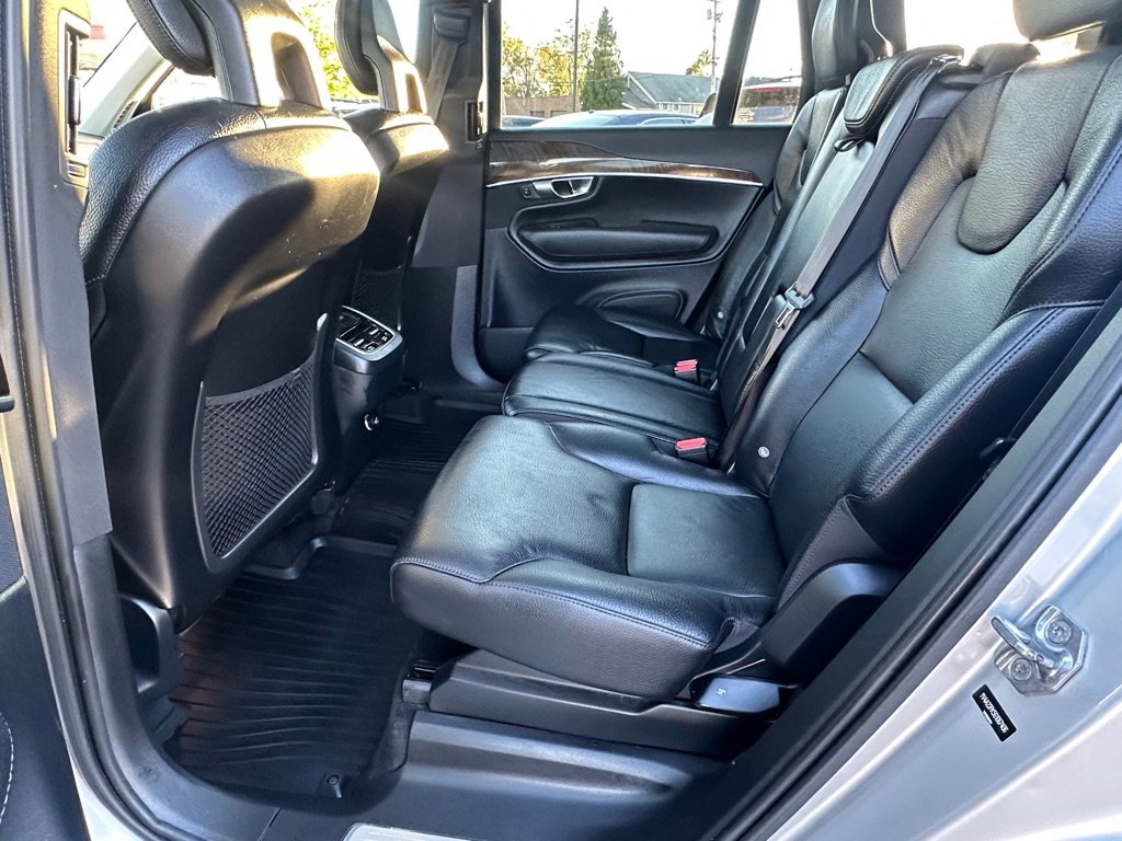 Used 2016 Volvo XC90 T6 Momentum w/ Momentum Plus Package image 20