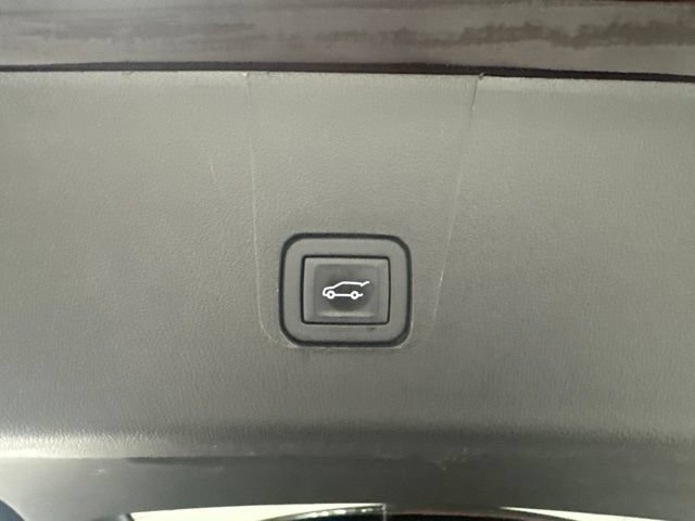 Used 2023 Chevrolet Traverse LT FWD image 28