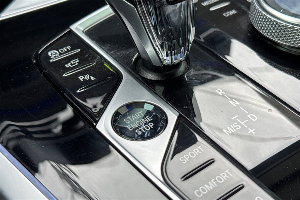 Used 2022 BMW X7 xDrive40i w/ M Sport Package image 22