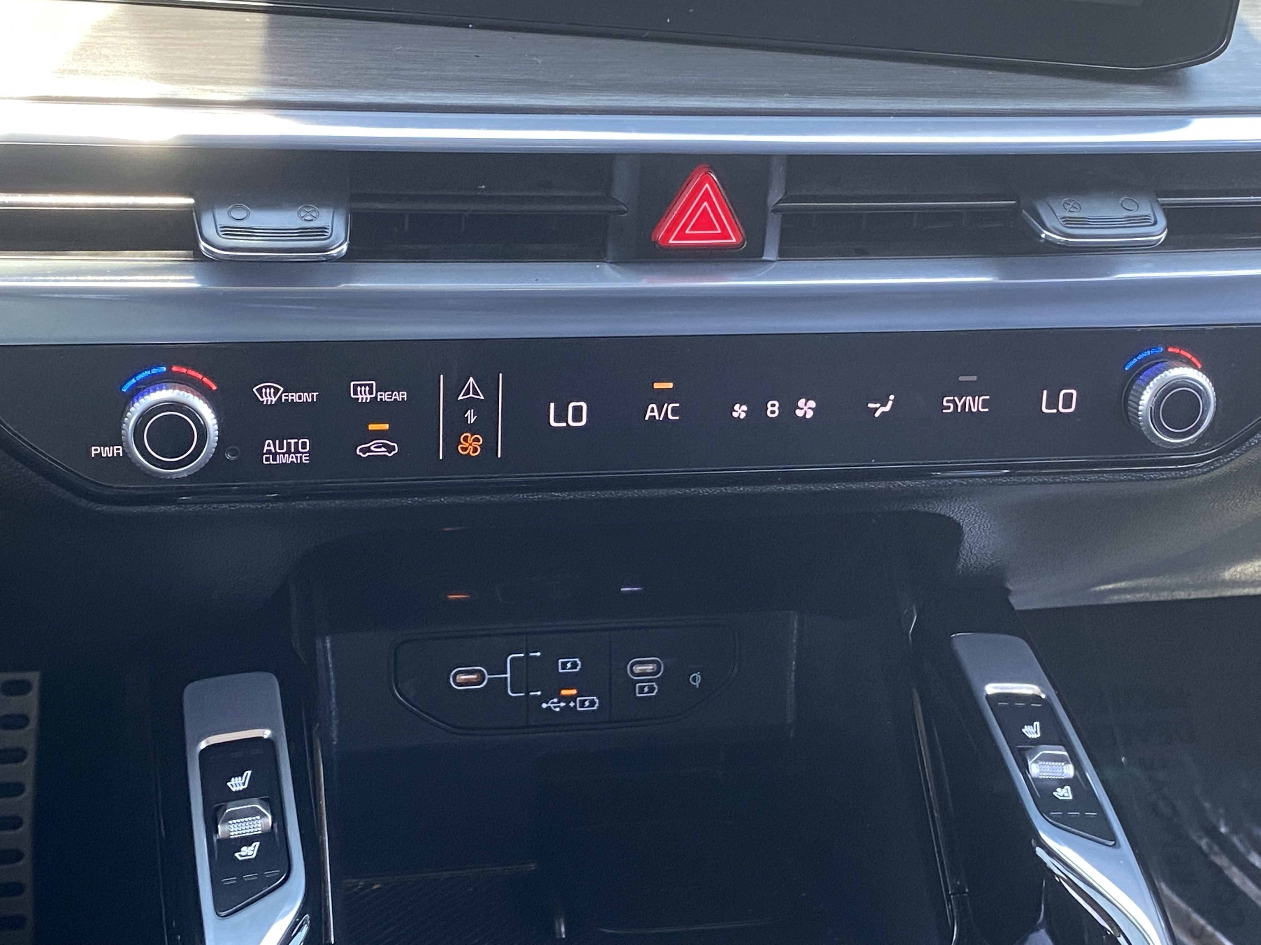Certified 2025 Kia Sorento SX AWD/4WD image 29