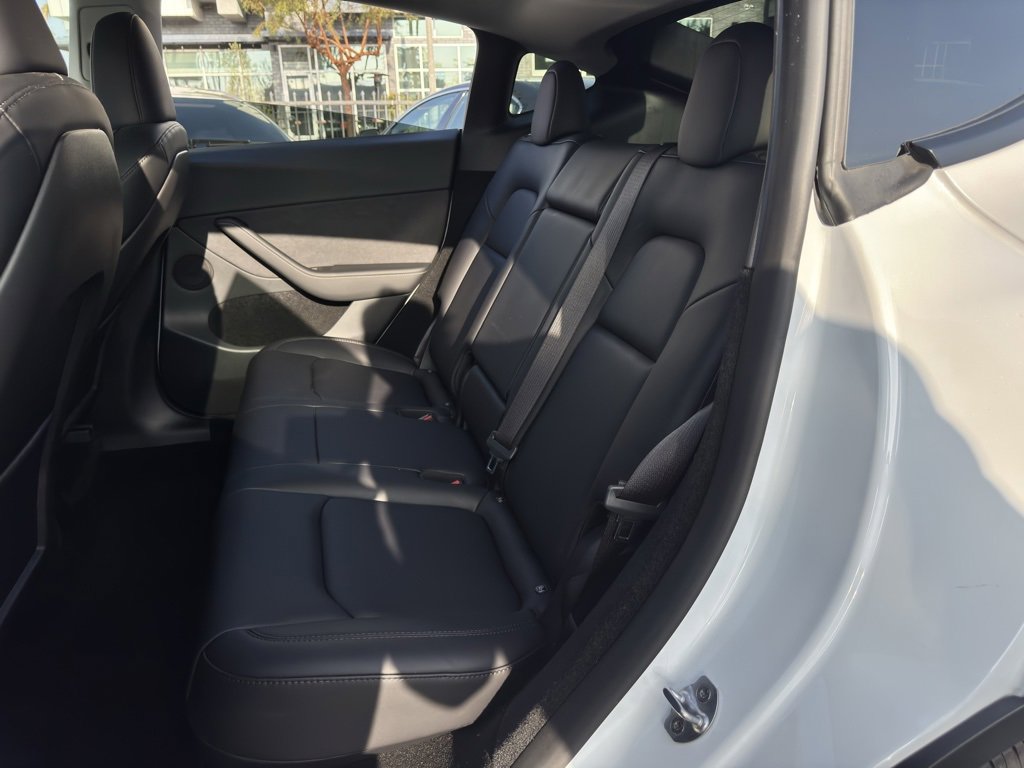 Used 2024 Tesla Model Y Long Range image 42
