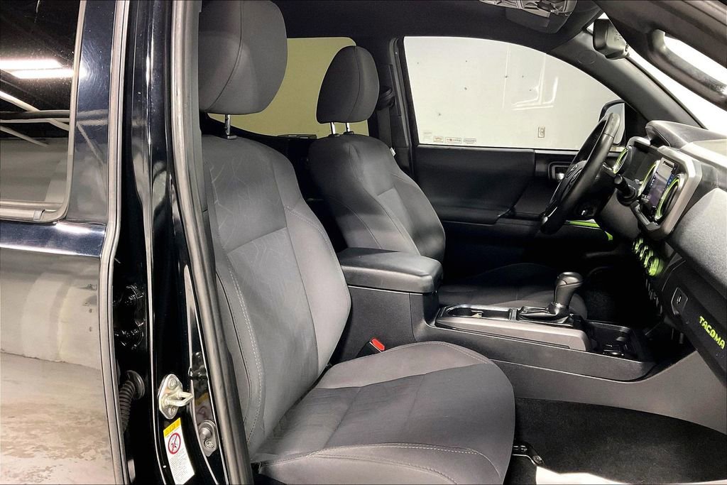 Used 2019 Toyota Tacoma TRD Off-Road image 10