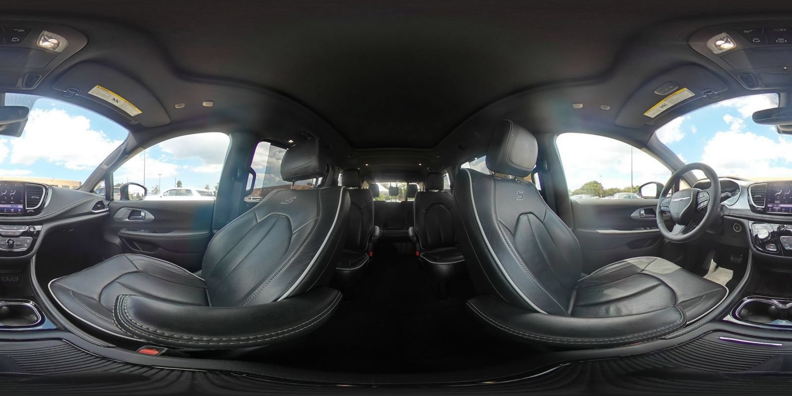 Used 2025 Chrysler Pacifica Limited FWD image 46