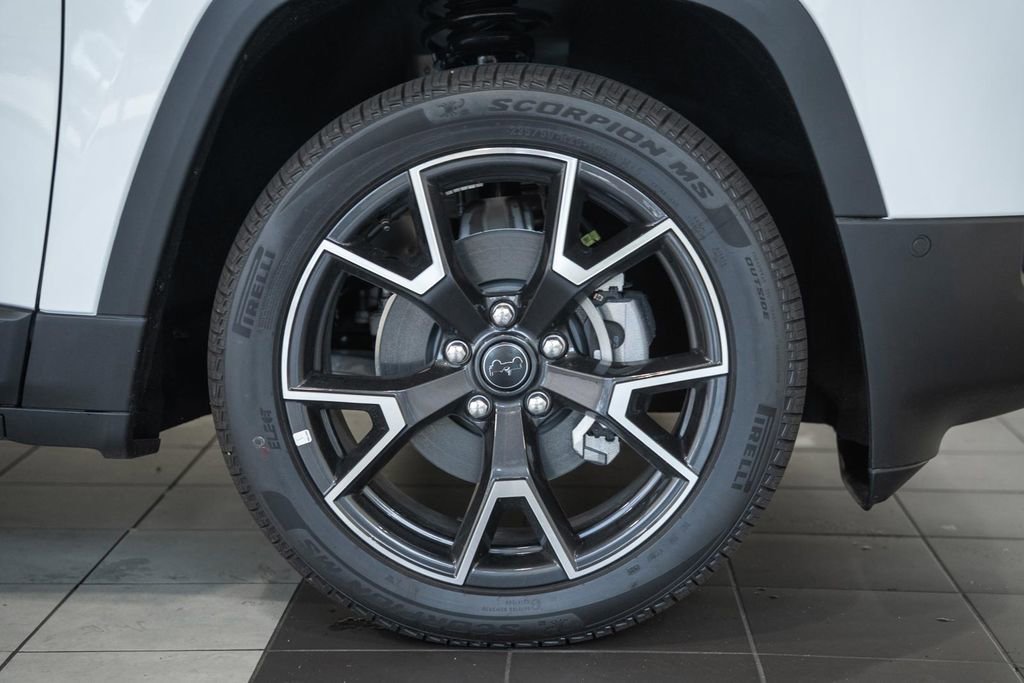 New 2026 Jeep Cherokee Overland w/ Trailer Tow Group AWD/4WD image 18