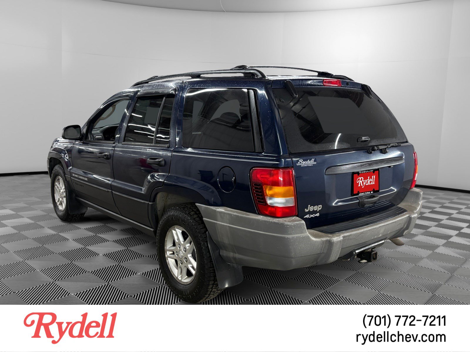 Used 2004 Jeep Grand Cherokee Laredo w/ Convenience Group AWD/4WD image 3