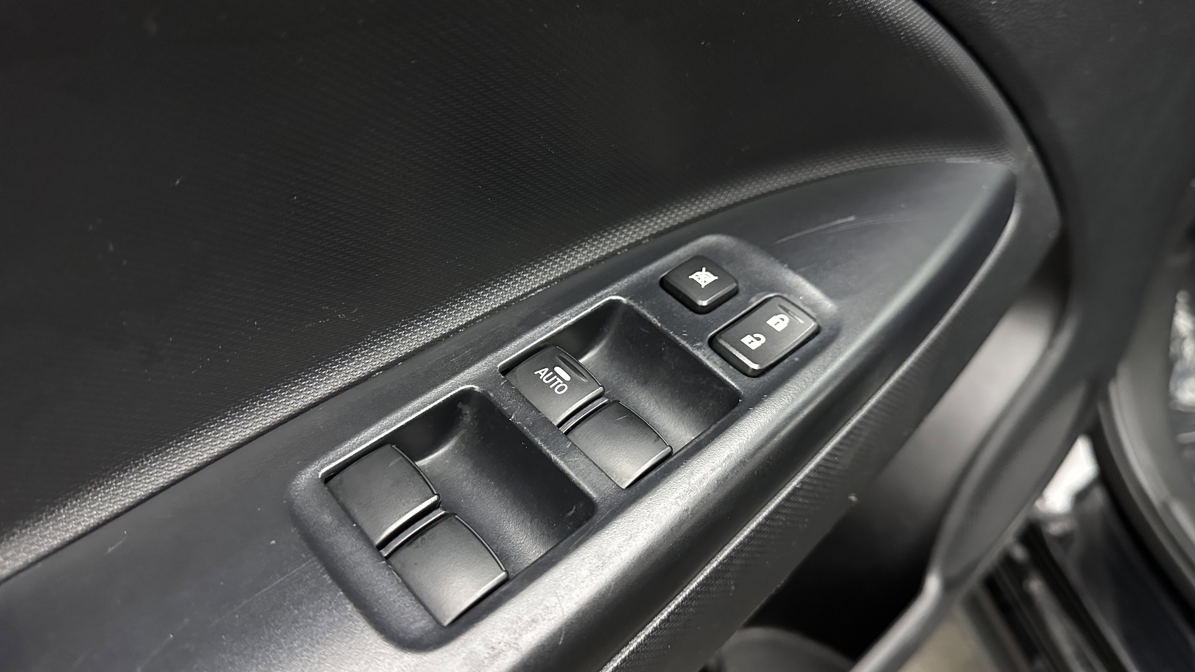 Used 2024 Mitsubishi Mirage ES FWD image 11