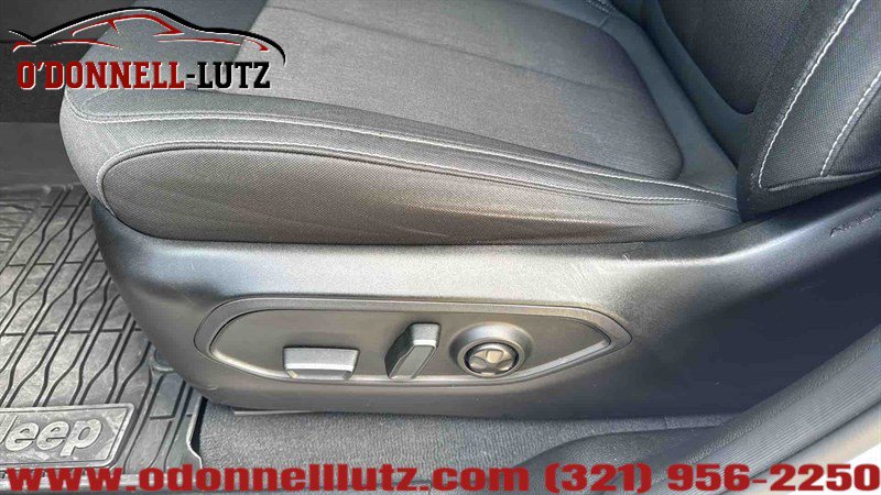 Used 2024 Jeep Grand Cherokee Laredo X w/ Luxury Tech Group I AWD/4WD image 12