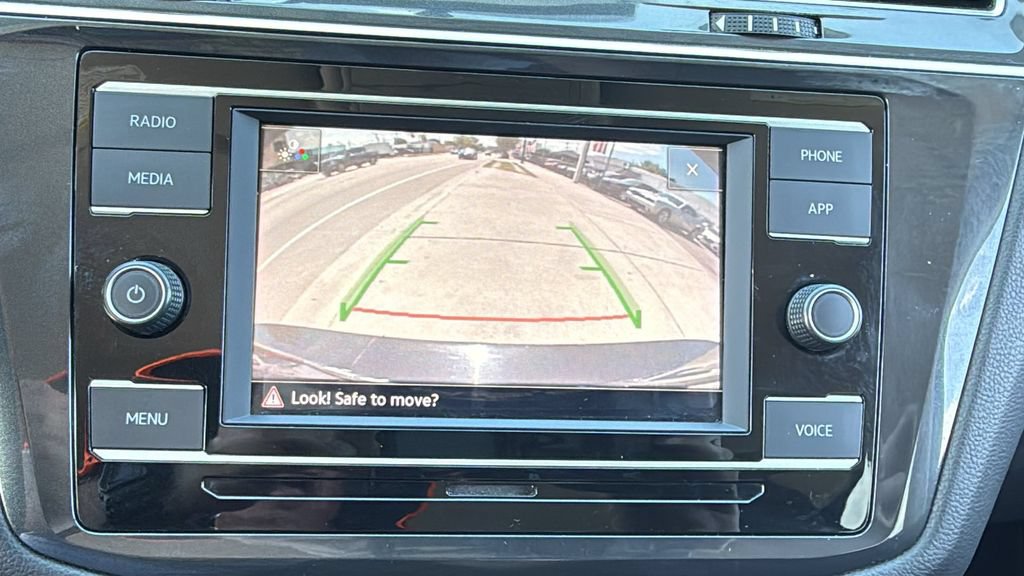 Used 2021 Volkswagen Tiguan S FWD image 34