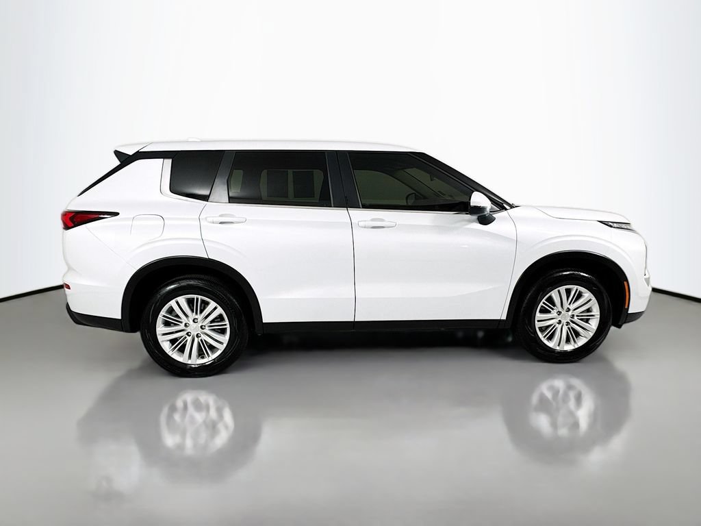 Used 2024 Mitsubishi Outlander ES AWD/4WD image 8