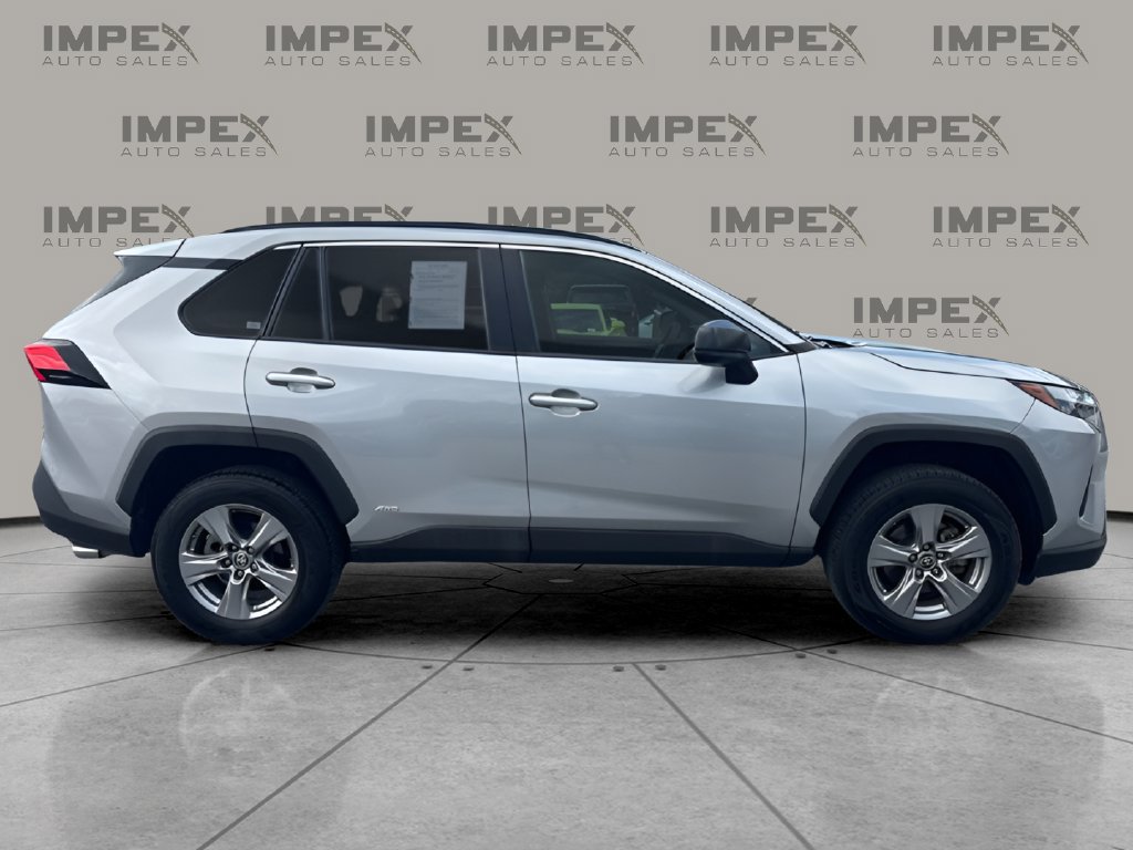 Used 2023 Toyota RAV4 LE AWD/4WD image 6