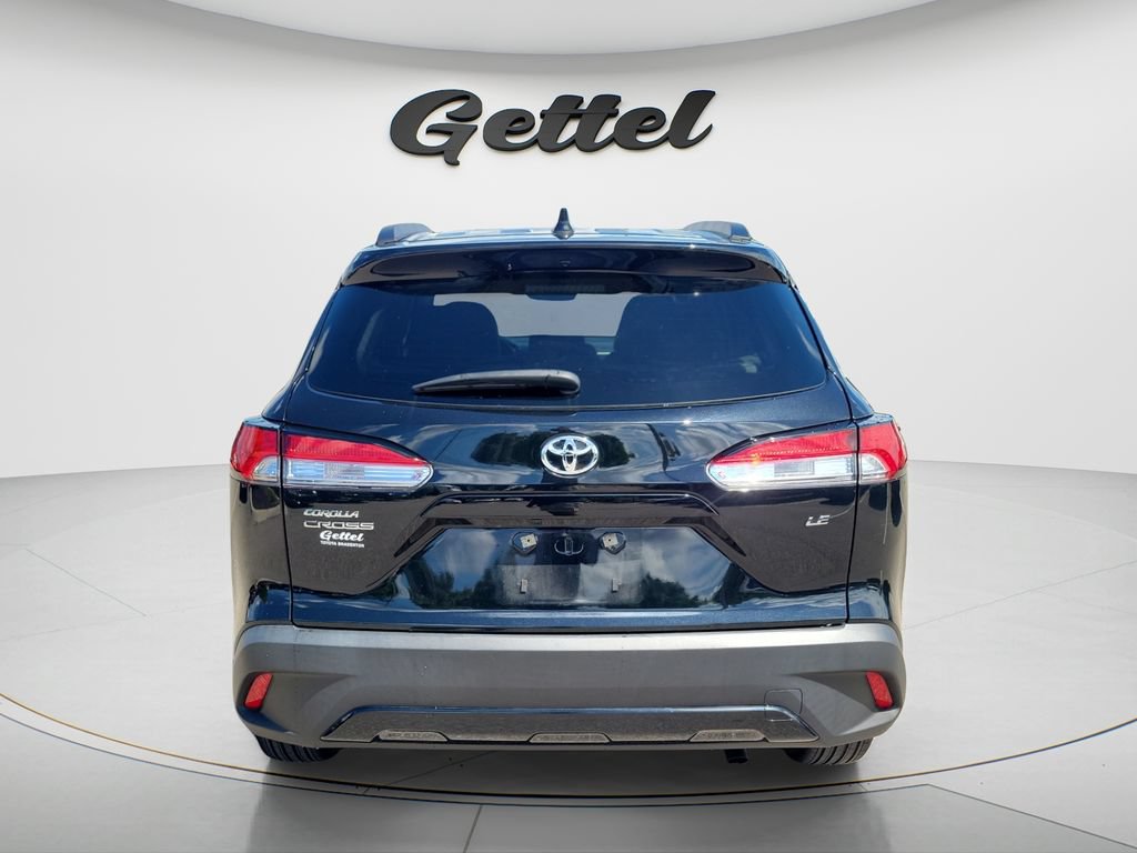 Used 2025 Toyota Corolla Cross LE FWD image 6