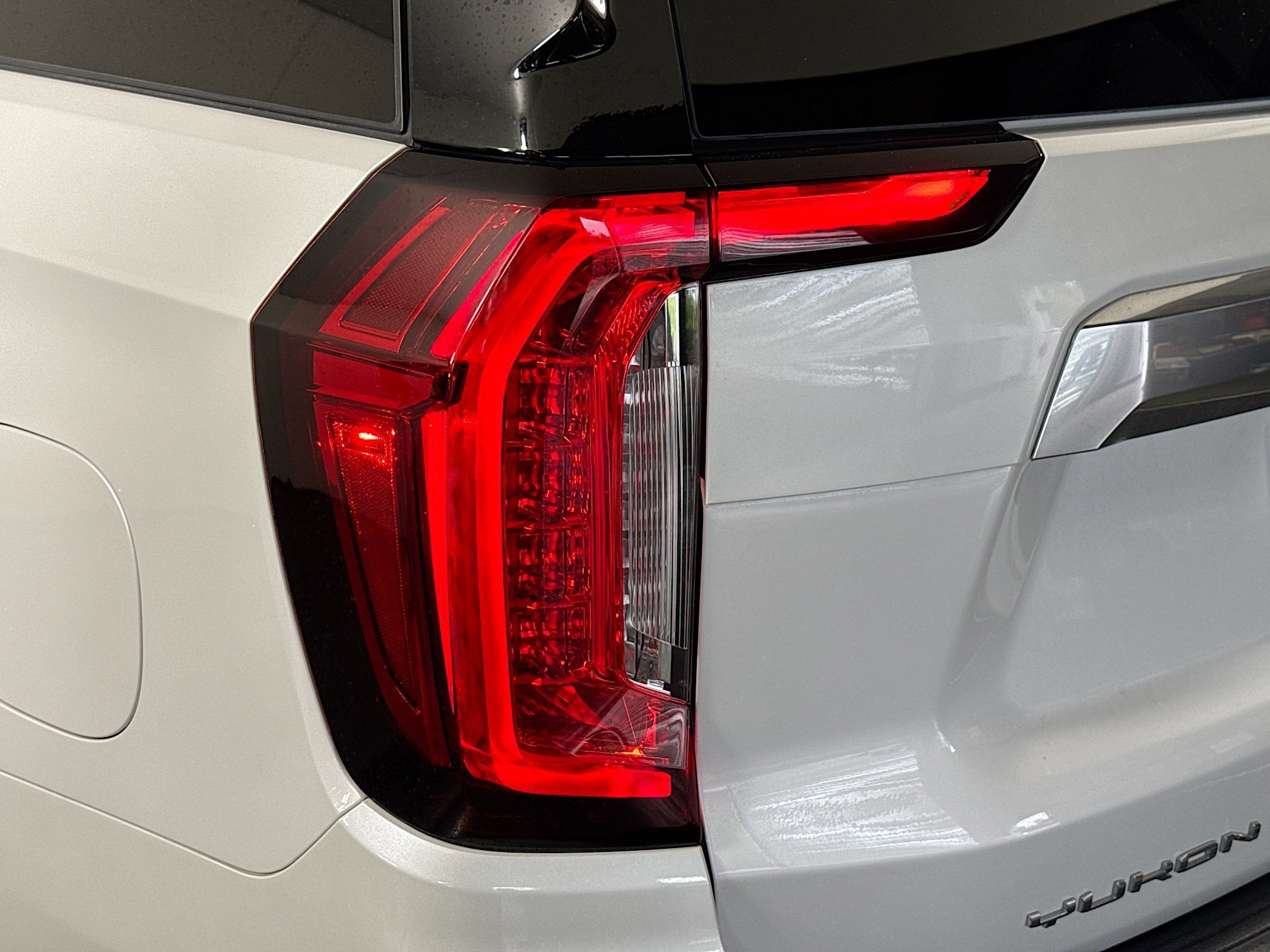 Used 2023 GMC Yukon Denali w/ Denali Reserve Package image 36