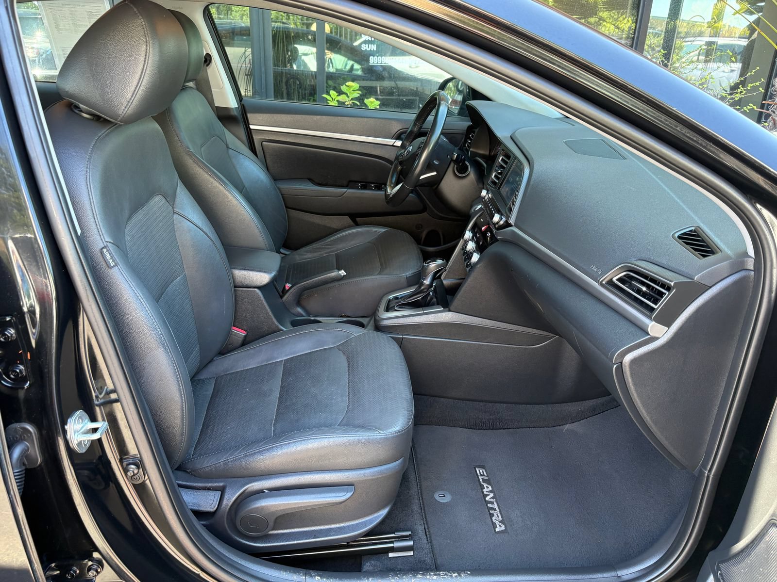 Used 2020 Hyundai Elantra Limited w/ Cargo Package (C1) FWD image 19