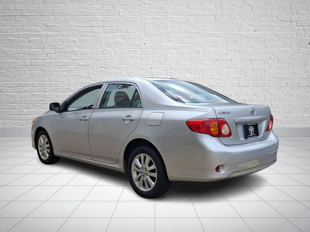 Used 2010 Toyota Corolla LE FWD image 4