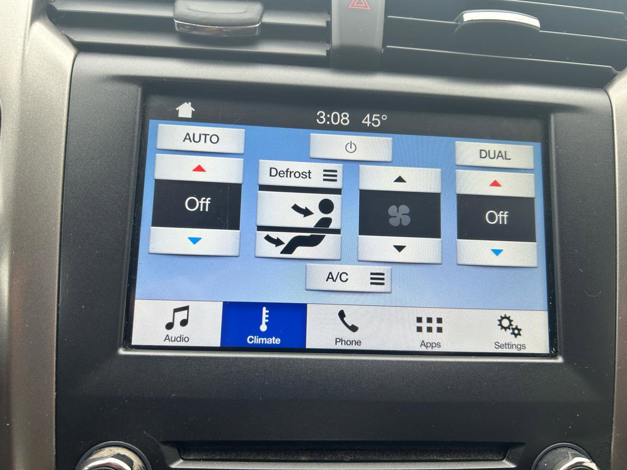 Used 2017 Ford Fusion SE w/ Fusion SE Technology Package FWD image 24