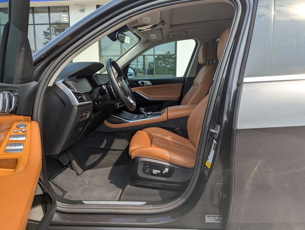 Used 2022 BMW X7 xDrive40i w/ Luxury Seating Package AWD/4WD image 13