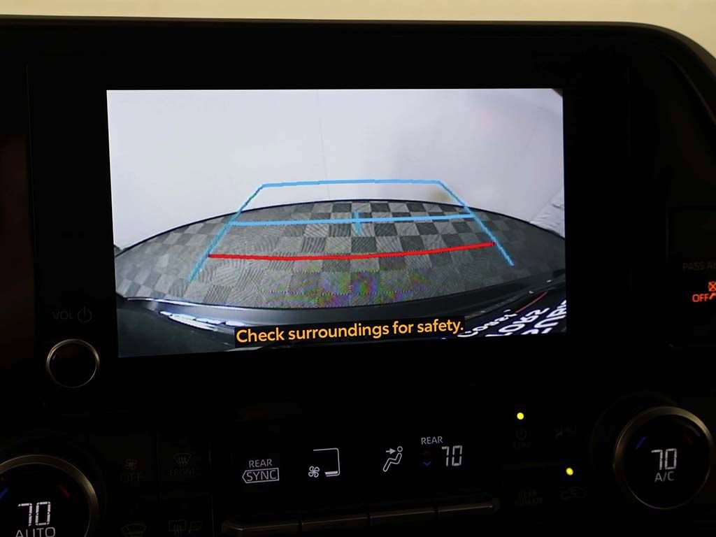 Used 2024 Toyota Highlander LE image 41