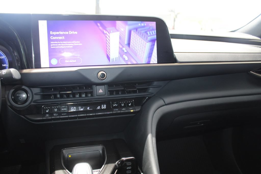 Certified 2025 Toyota Crown Signia AWD/4WD image 42