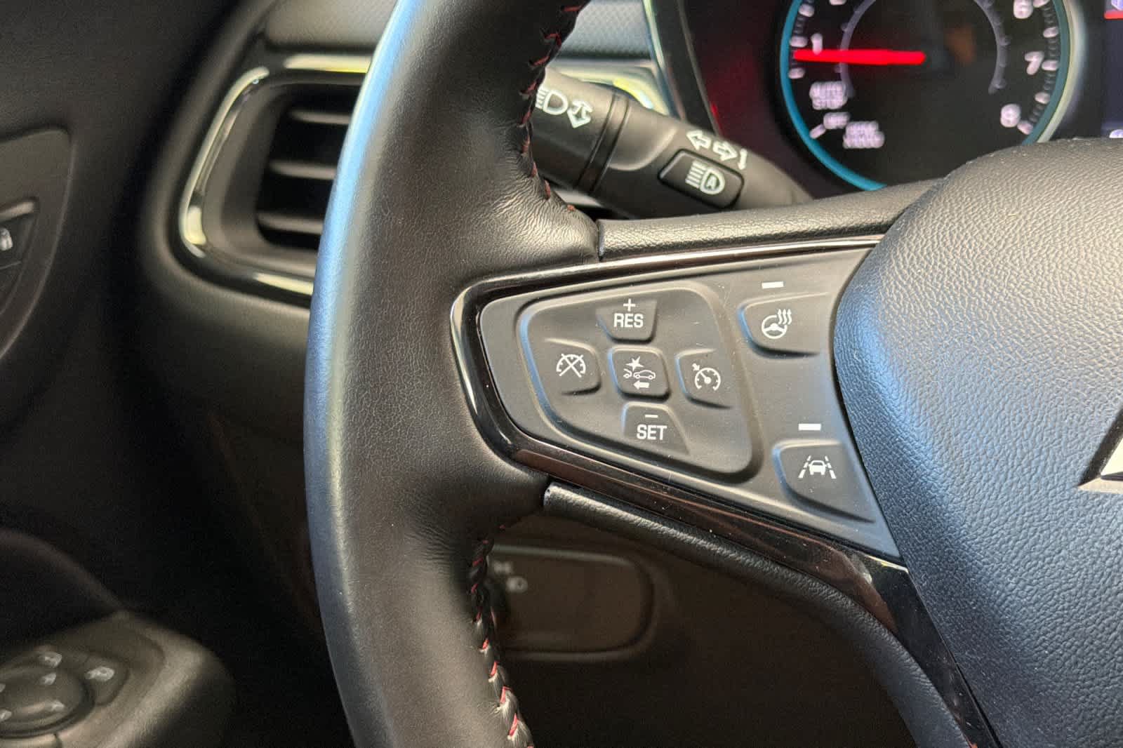 Used 2022 Chevrolet Equinox RS w/ Infotainment Package FWD image 25