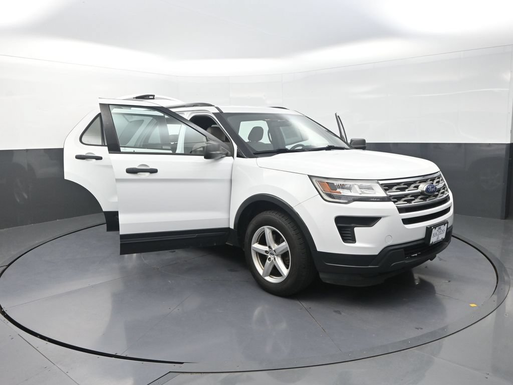Used 2018 Ford Explorer 4WD w/ Class II Trailer Tow Package image 29