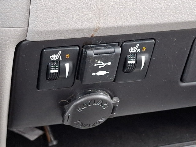 Used 2019 Toyota Sienna XLE w/ Protection Package FWD image 24