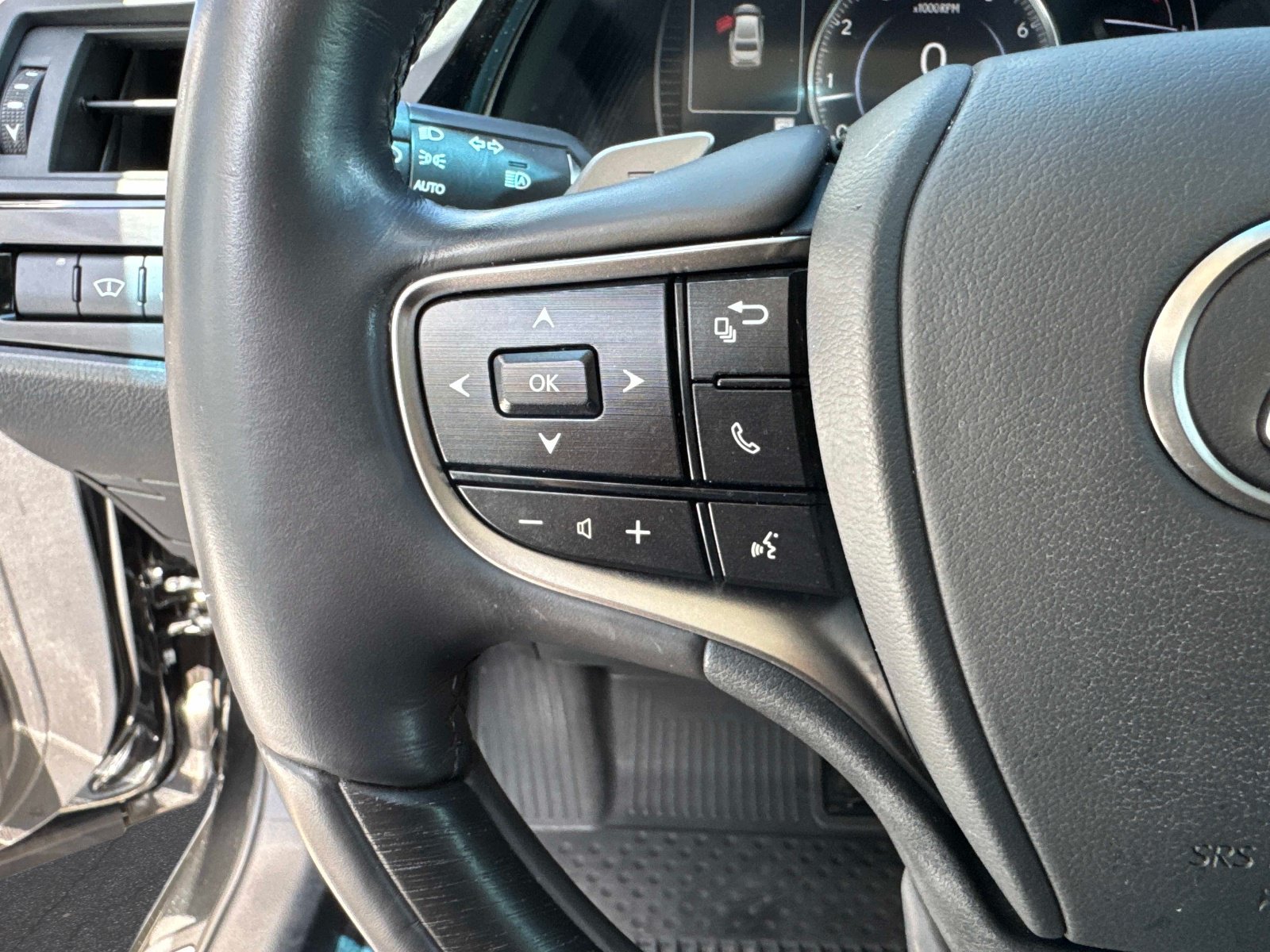 Certified 2022 Lexus ES 350 Ultra Luxury w/ Accessory Package 2 FWD image 29