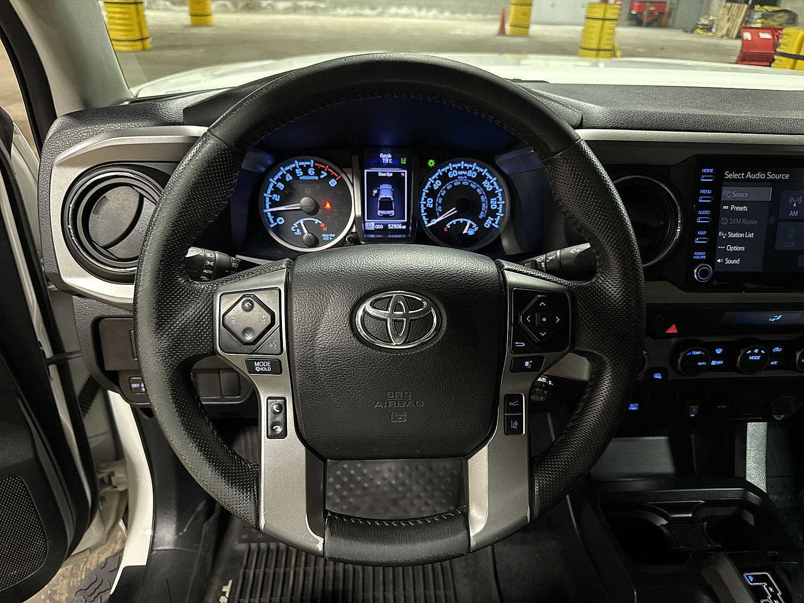 Used 2021 Toyota Tacoma SR5 AWD/4WD image 18