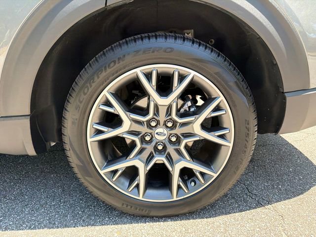 Used 2025 Ford Explorer Platinum w/ Ultimate Package AWD/4WD image 22