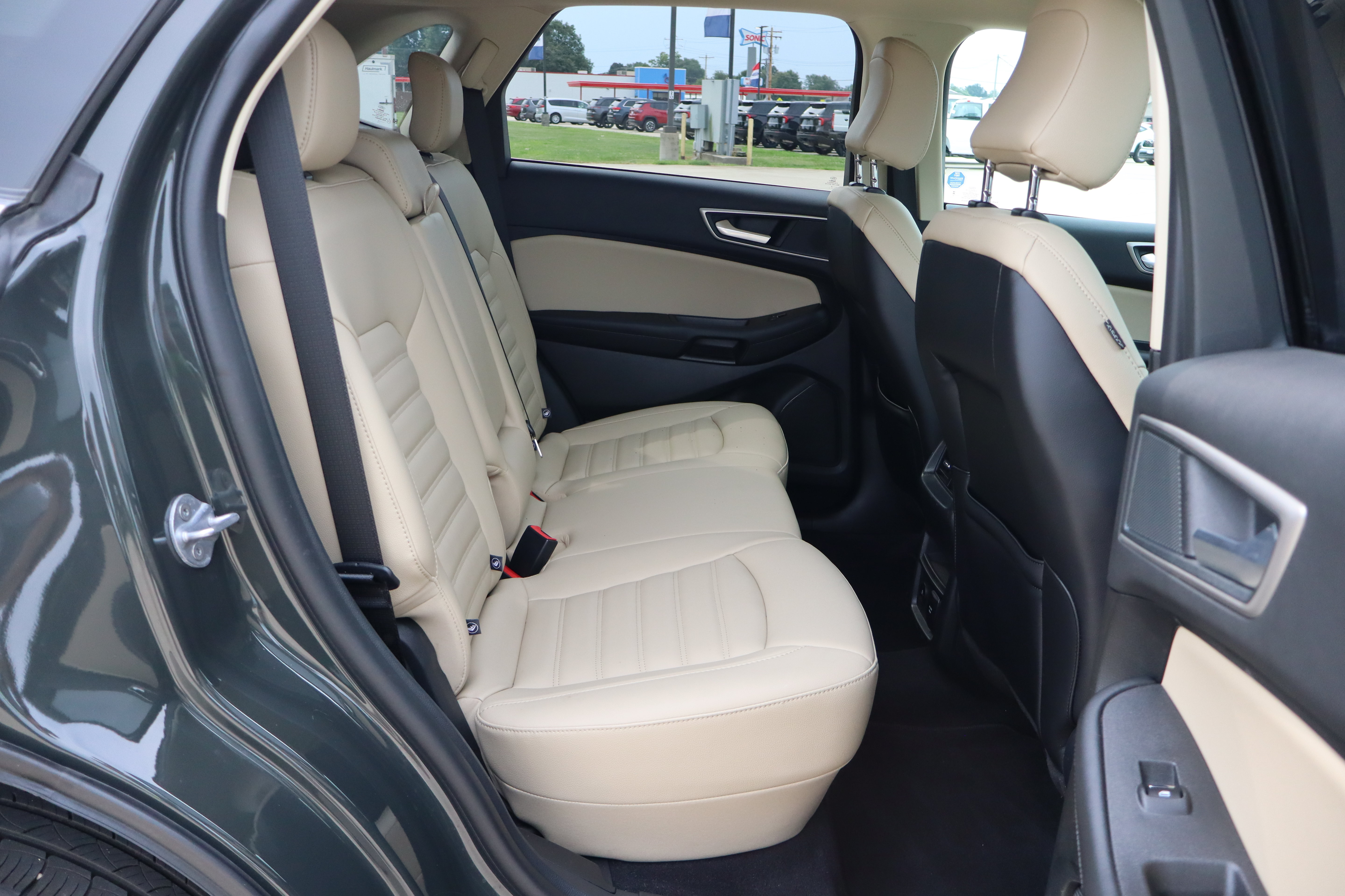 Used 2024 Ford Edge SEL w/ Convenience Package AWD/4WD image 11