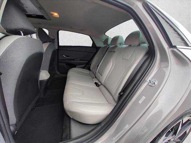 Used 2021 Hyundai Elantra Limited image 18