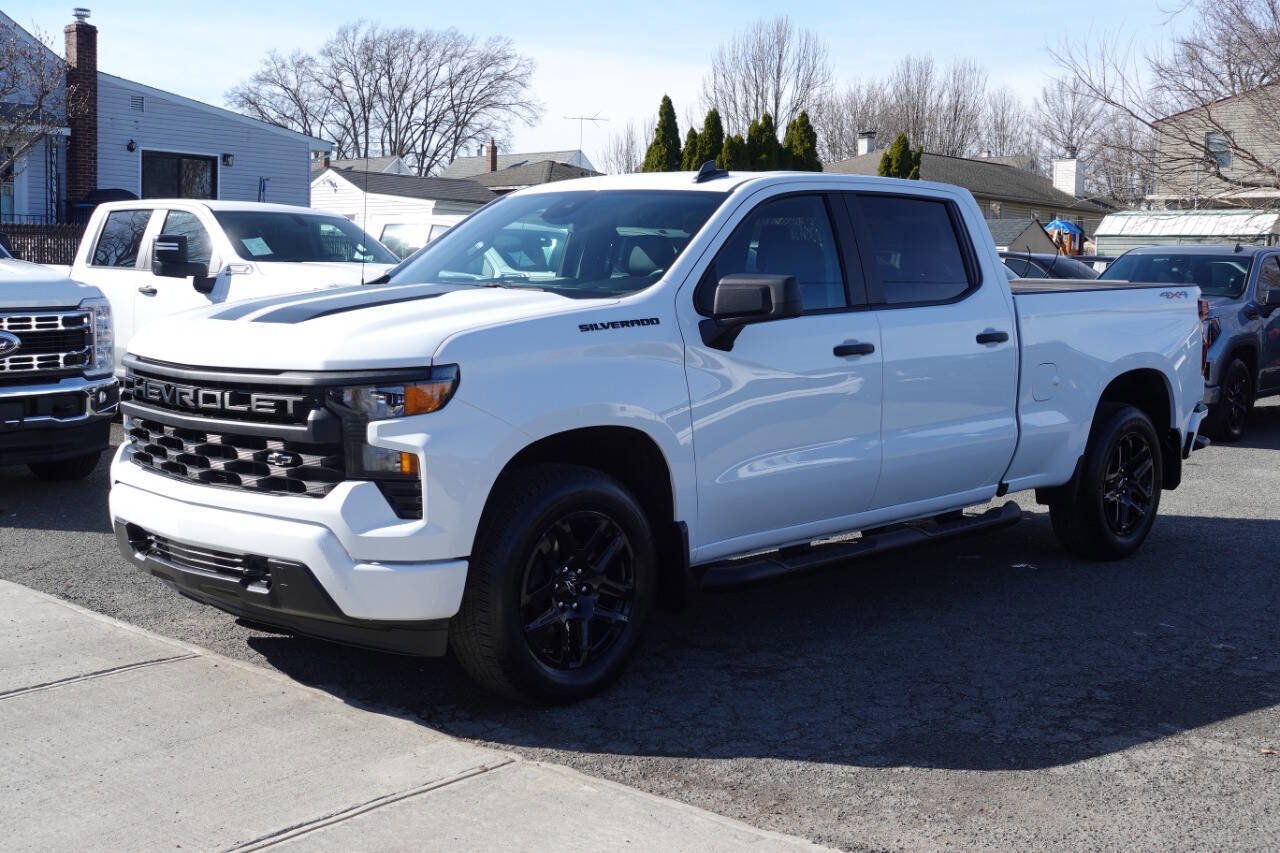 Used 2024 Chevrolet Silverado 1500 Custom w/ Rally Edition AWD/4WD image 2