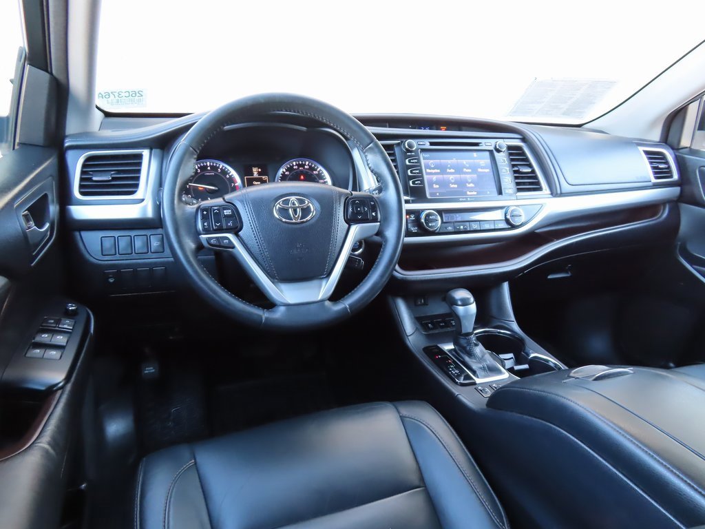 Used 2015 Toyota Highlander XLE image 4